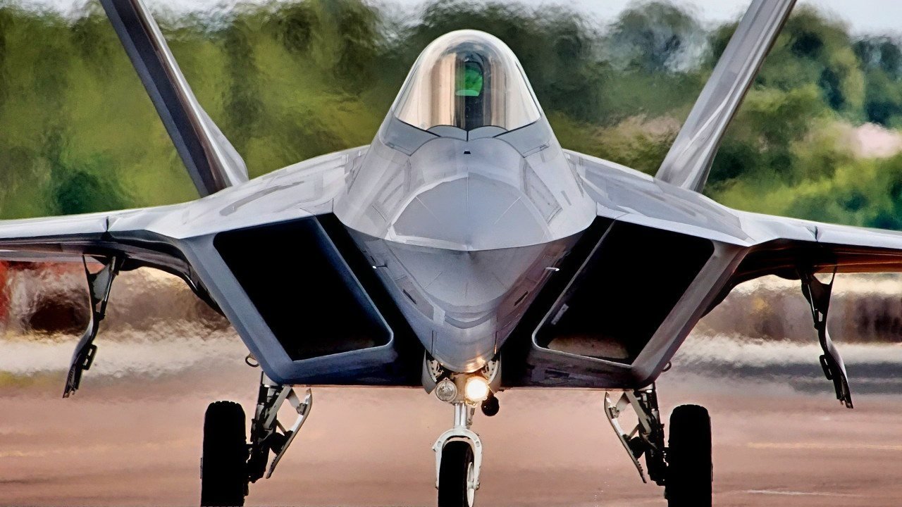 the-f-22-raptor-defeated-108-air-force-fighters-in-war-simulations