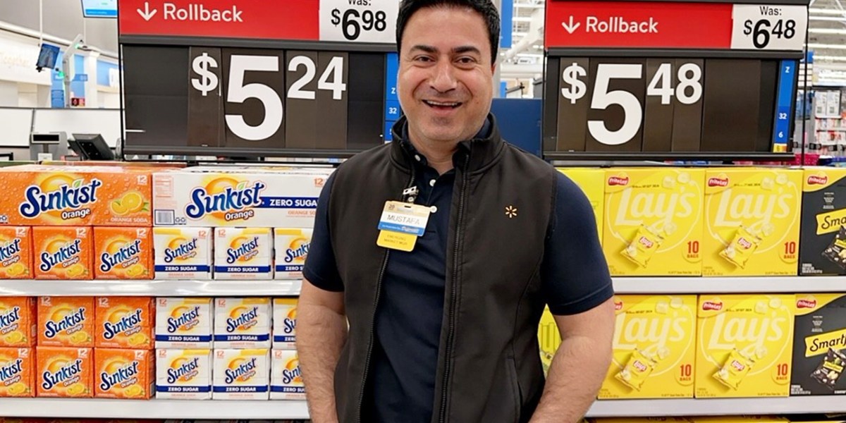 this-walmart-manager-makes-up-to-$500,000-a-year-after-starting-part-time-making-$8-hourly.-how-the-retail-giant-started-to-pay-up