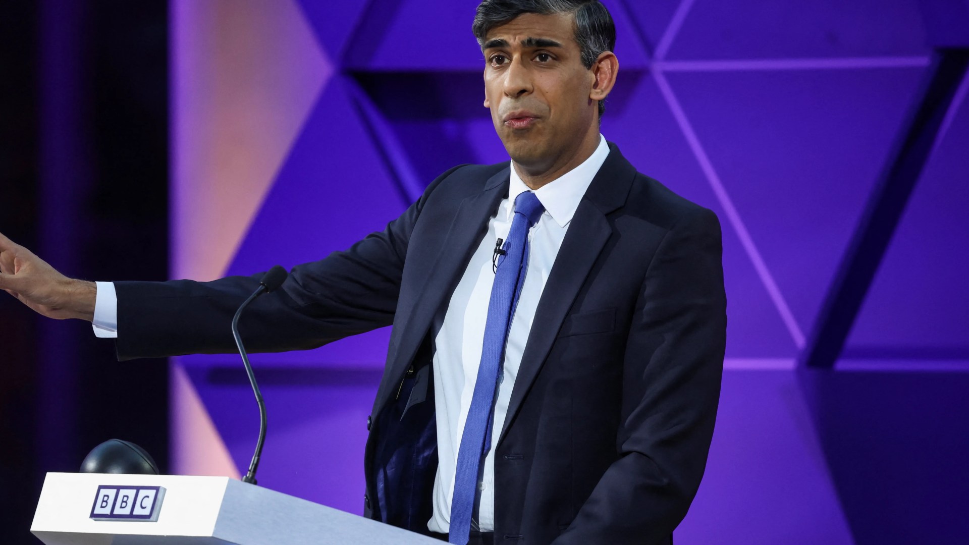 Keir ‘folded like a deck chair’ on immigration as Rishi came out swinging in fiery last clash – he took Labour to task