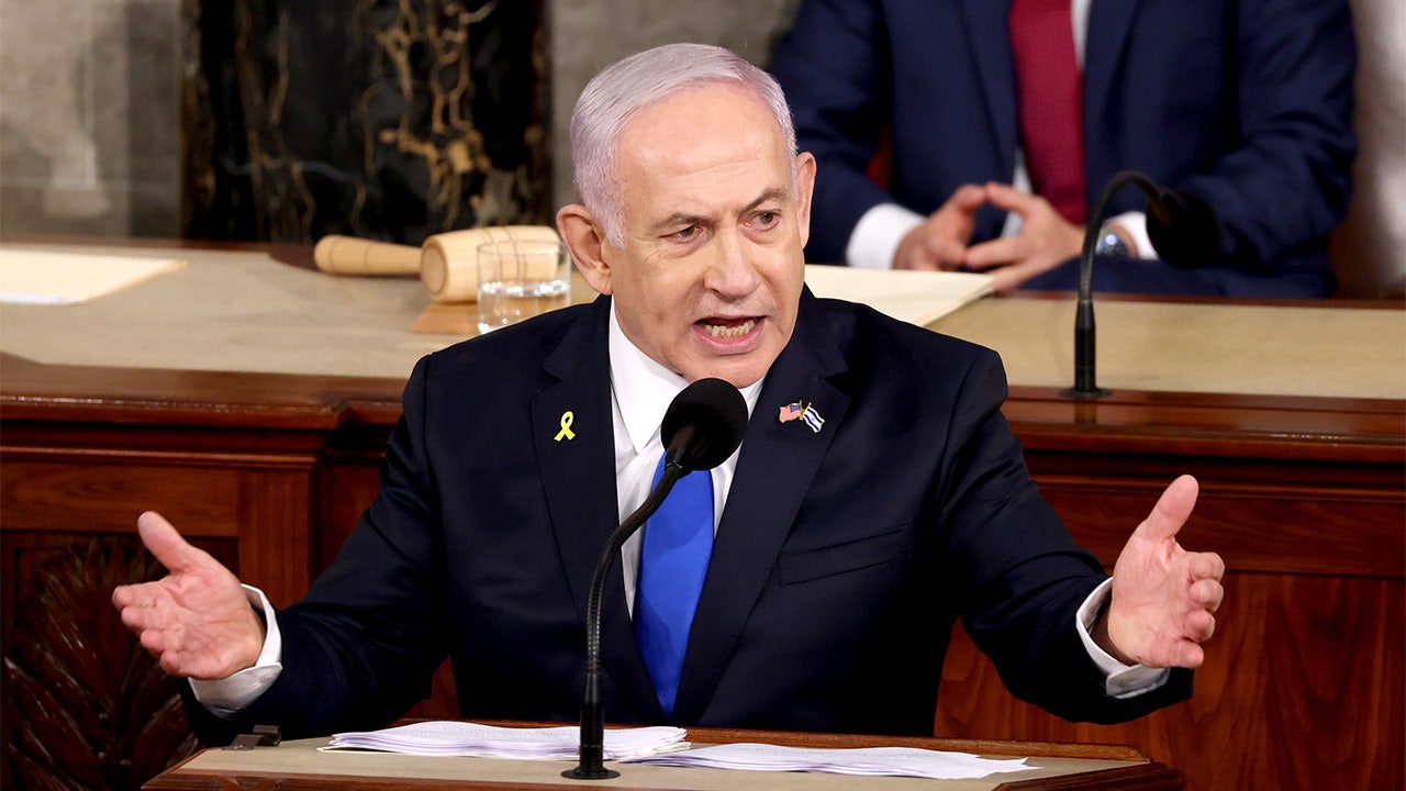 ‘like-chickens-for-kfc’:-netanyahu-rips-ceasefire-activists-in-congressional-speech-as-tlaib-silently-protests