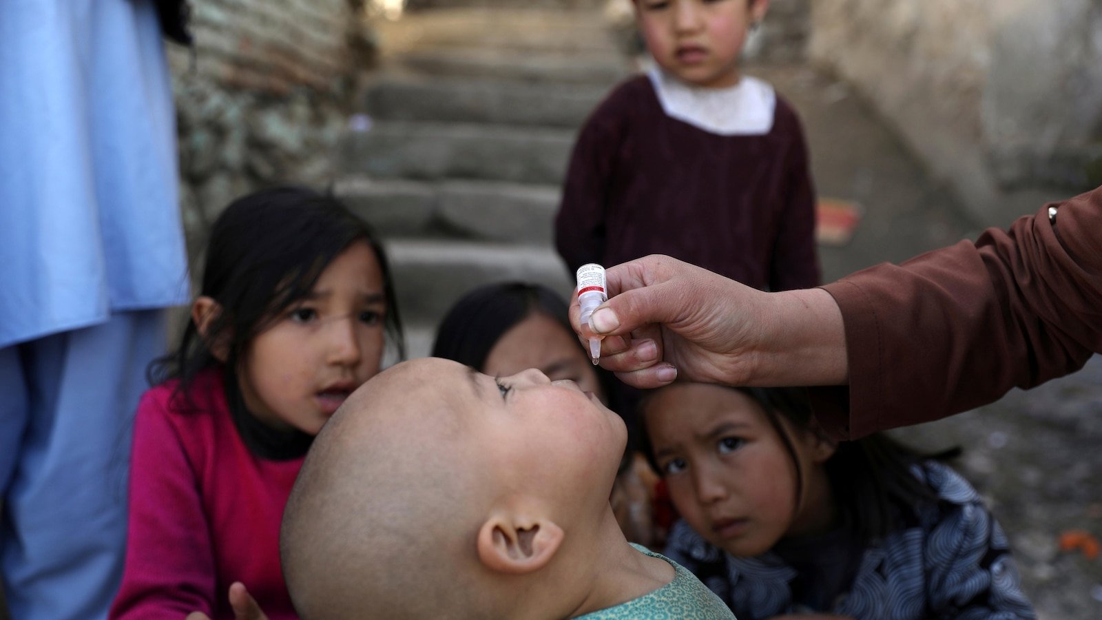 The Taliban have suspended polio vaccination campaigns in Afghanistan, the UN says