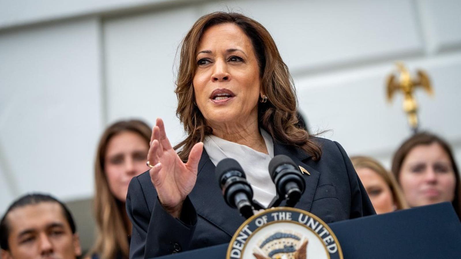 Over 100 Ex-GOP Officials Endorse Harris—Here’s The Full List