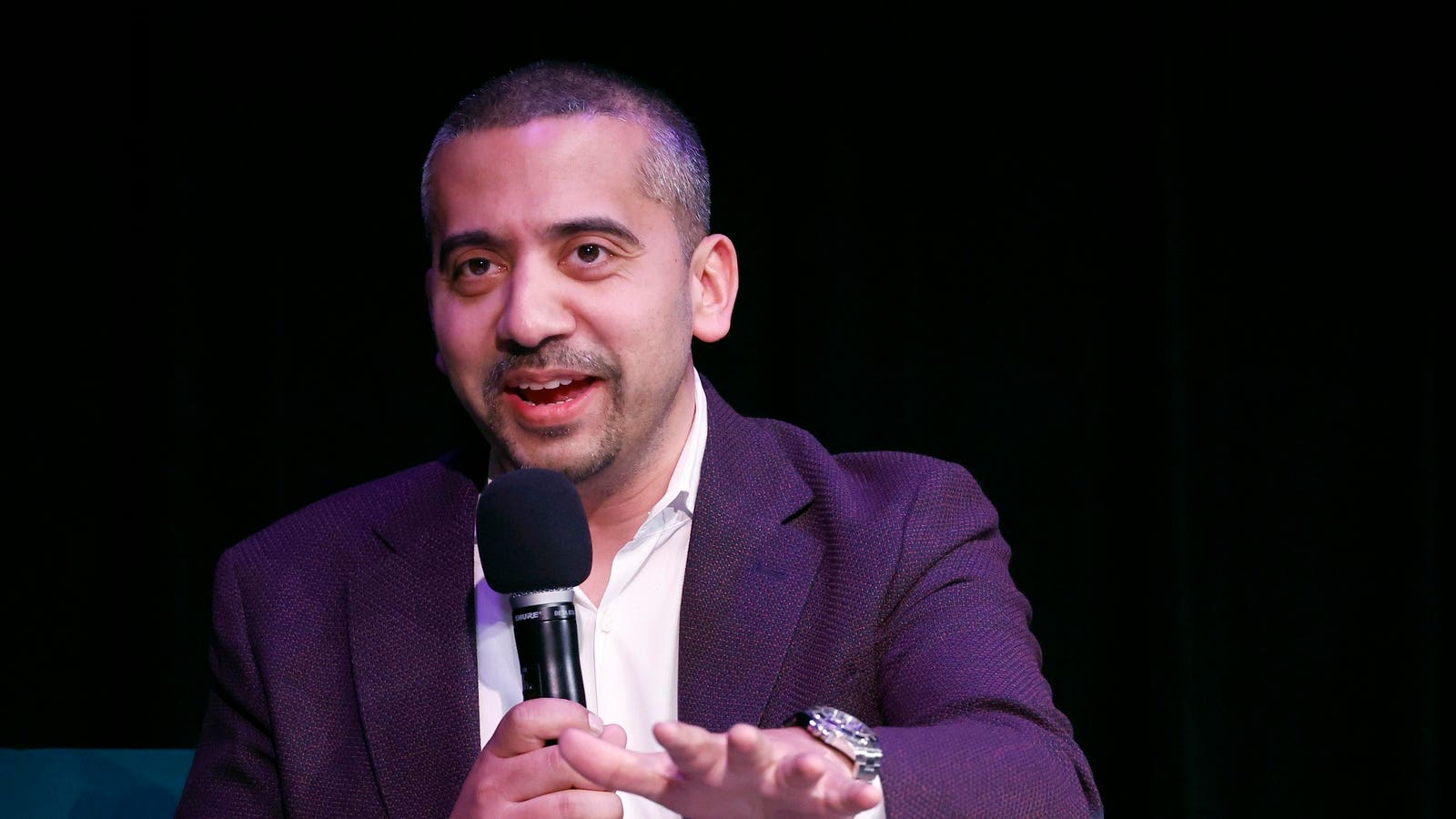 cnn-bans-conservative-panelist-after-he-tells-journalist-mehdi-hasan-‘i-hope-your-beeper-doesn’t-go-off’