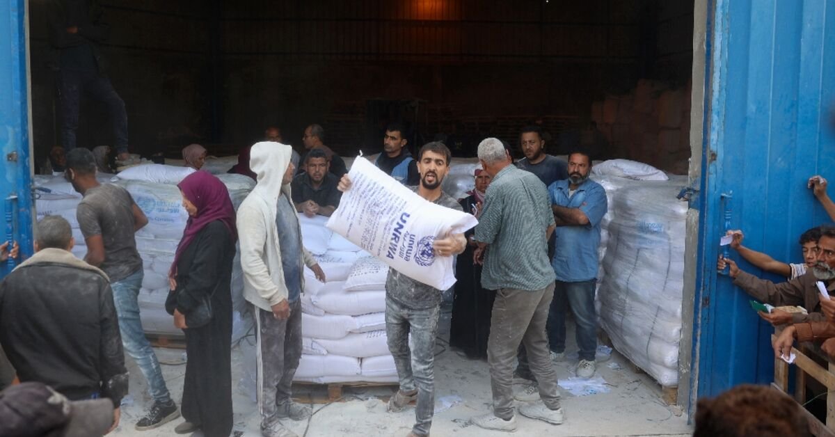 israel-tells-un-it-is-cutting-ties-with-palestinian-aid-agency