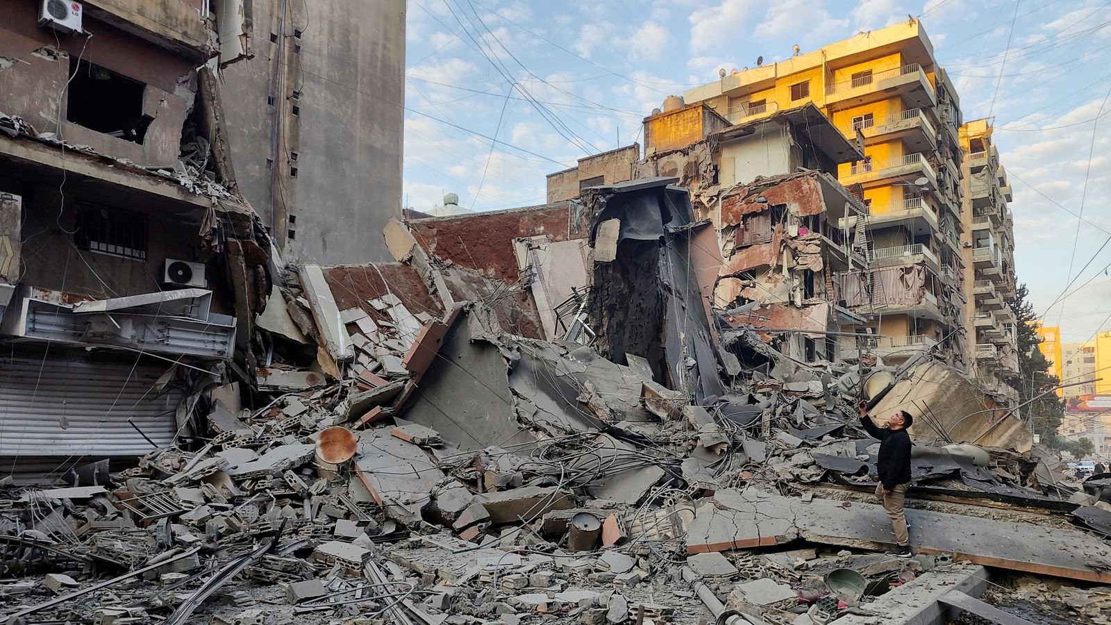 israeli-strikes-in-lebanon-kill-40-while-‘unlawful’-gaza-response-in-northern-gaza-expands