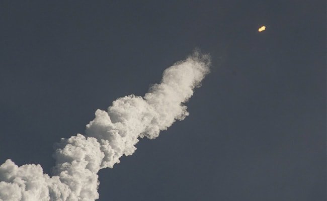 israel-strike-kills-hezbollah-commander,-8-others-in-syria:-war-monitor