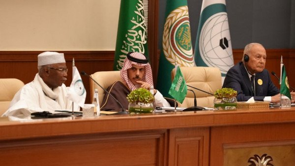 arab-leaders-say-peace-requires-end-to-israeli-occupation-at-saudi-hosted-summit