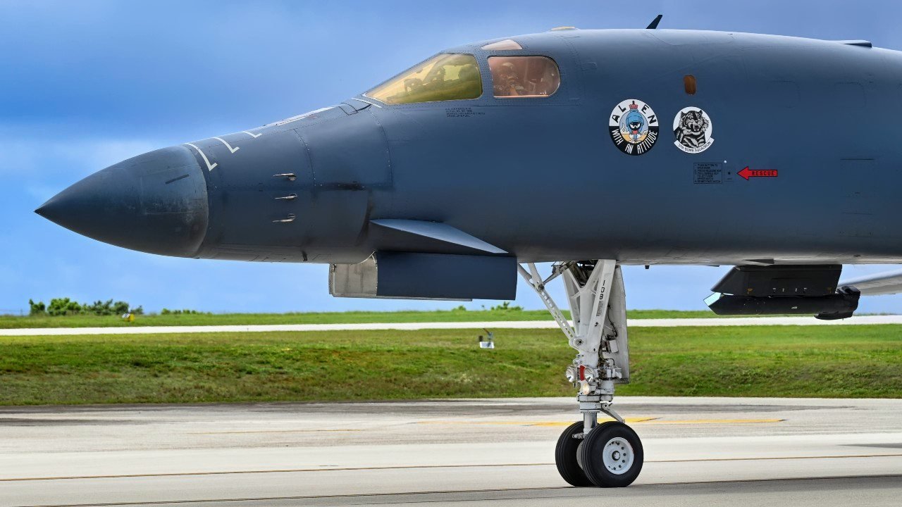 the-b-1b-lancer-bomber-dilemma-explained-in-2-words