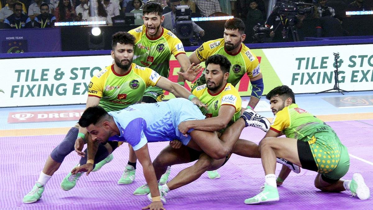 raiding-trio-of-devank,-ayan-and-sandeep-help-patna-pirates-rout-bengal-warriorz-52-31