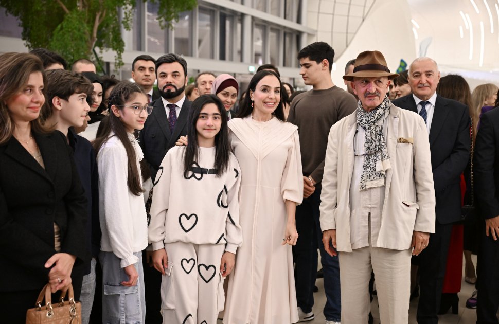 “earth-through-children’s-eyes”-photo-exhibition-opens-at-heydar-aliyev-center-(photo)