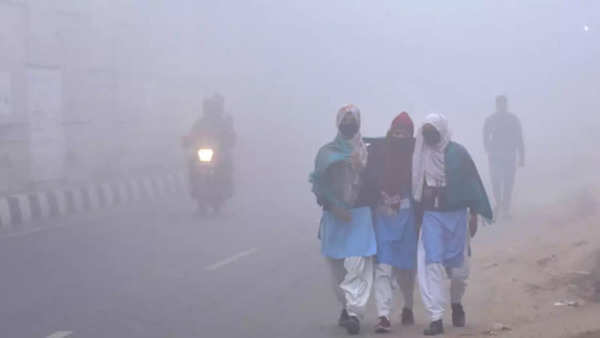 Delhi Pollution News Live Updates: As Delhi-NCR chokes, schools shut, JNU goes online as AQI hits ‘severe’