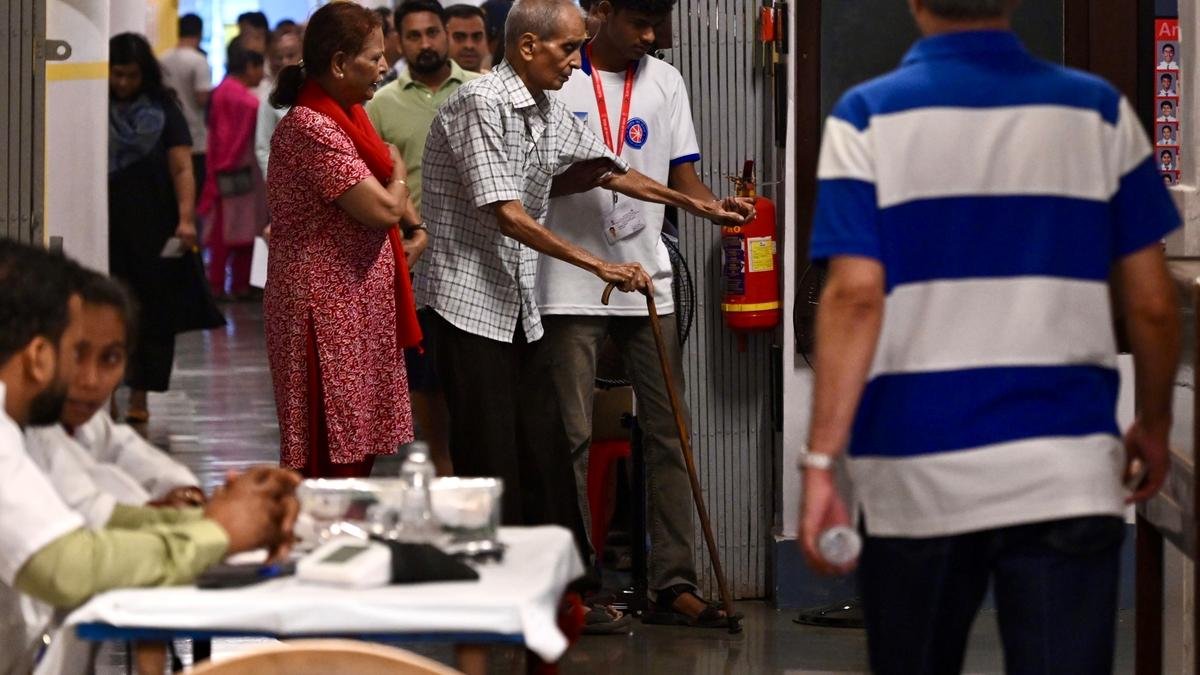 excitement-of-first-time-voters,-the-elderly-on-show-in-mumbai