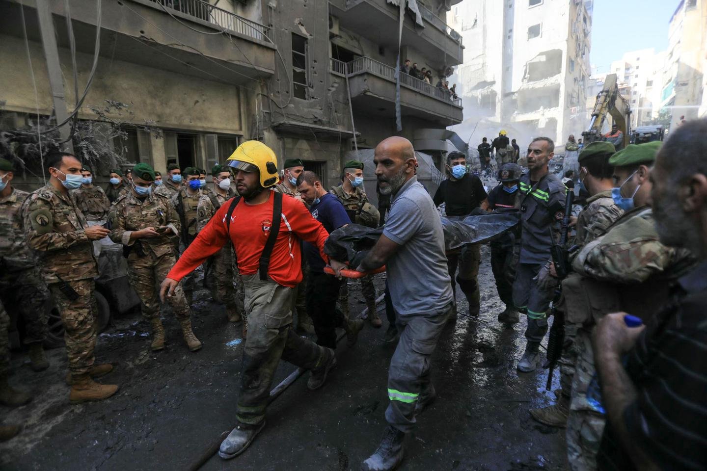 deadly-israeli-strike-razes-residential-building-in-central-beirut