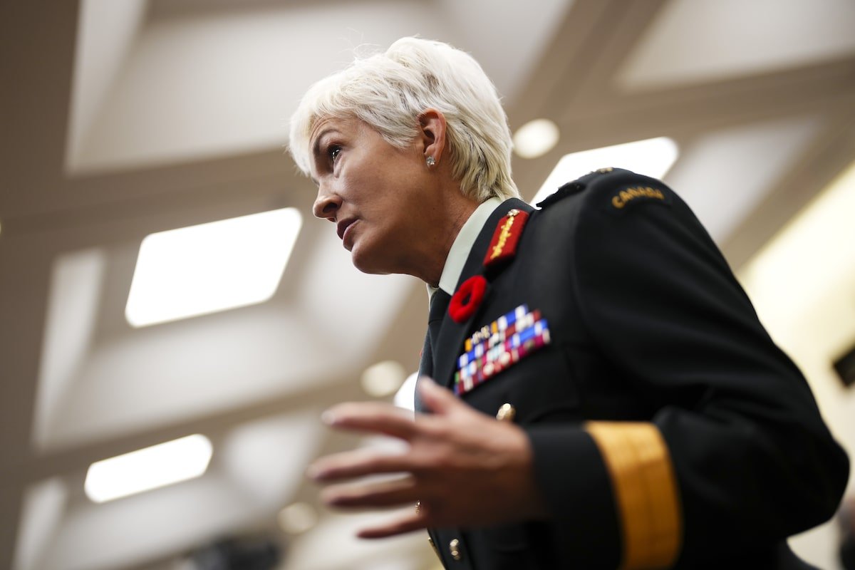 canada’s-top-general-takes-on-us.-senator-in-defending-women‘s-role-in-combat-units