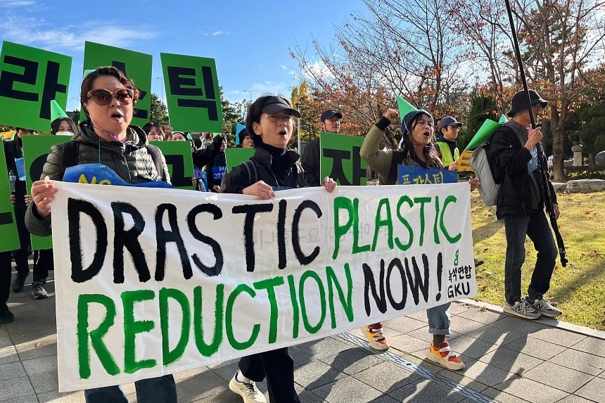 ‘very,-very-slow’:-un-plastic-treaty-talks-grind-forward