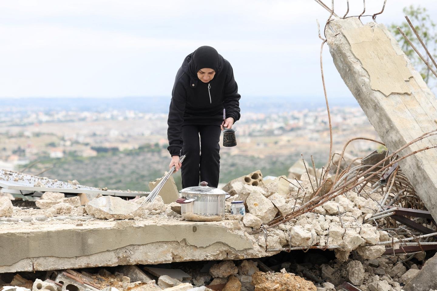 tens-of-thousands-in-lebanon-head-home-as-israel-hezbollah-truce-takes-hold