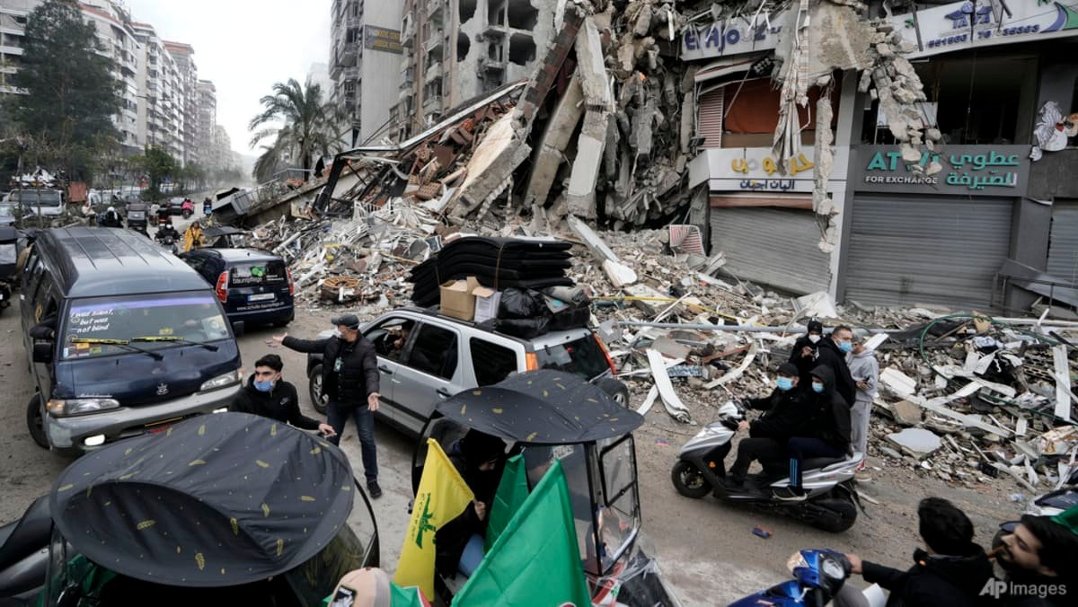 israel-hezbollah-truce-holds,-displaced-lebanese-begin-to-journey-home