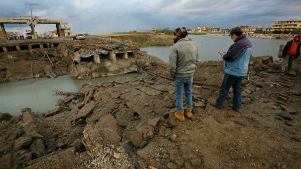 israel-bombs-lebanon-syria-border-crossings-days-after-they-reopen