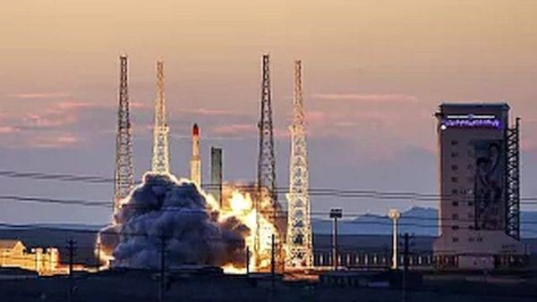 iran-claims-to-have-conducted-successful-space-launch