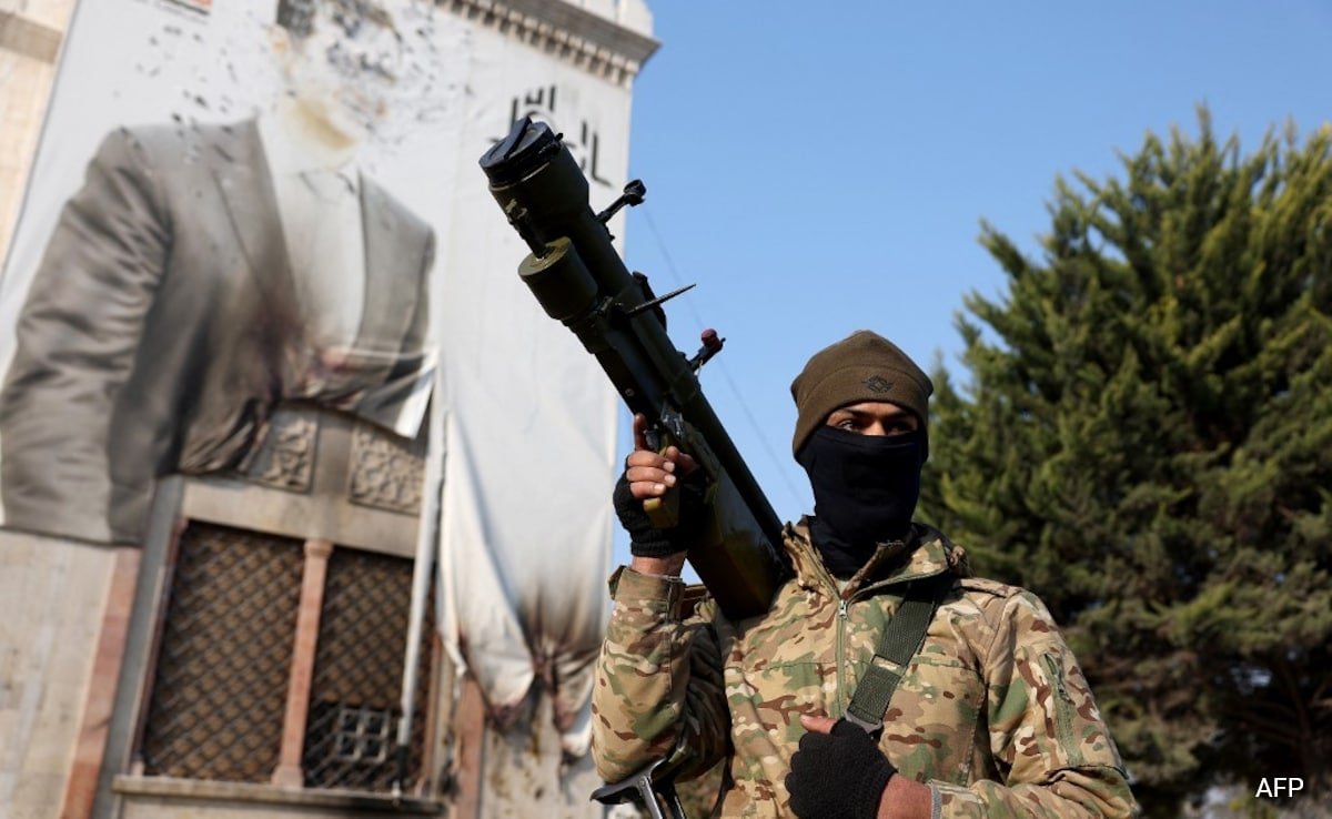 syrian-rebels-beseige-damascus,-assad-regime-braces-for-last-stand