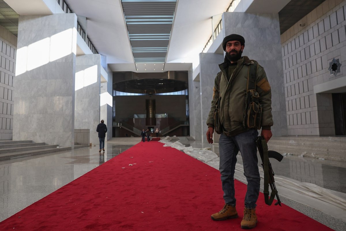 the-assad-regime’s-downfall-leaves-syria-in-uncertain-hands