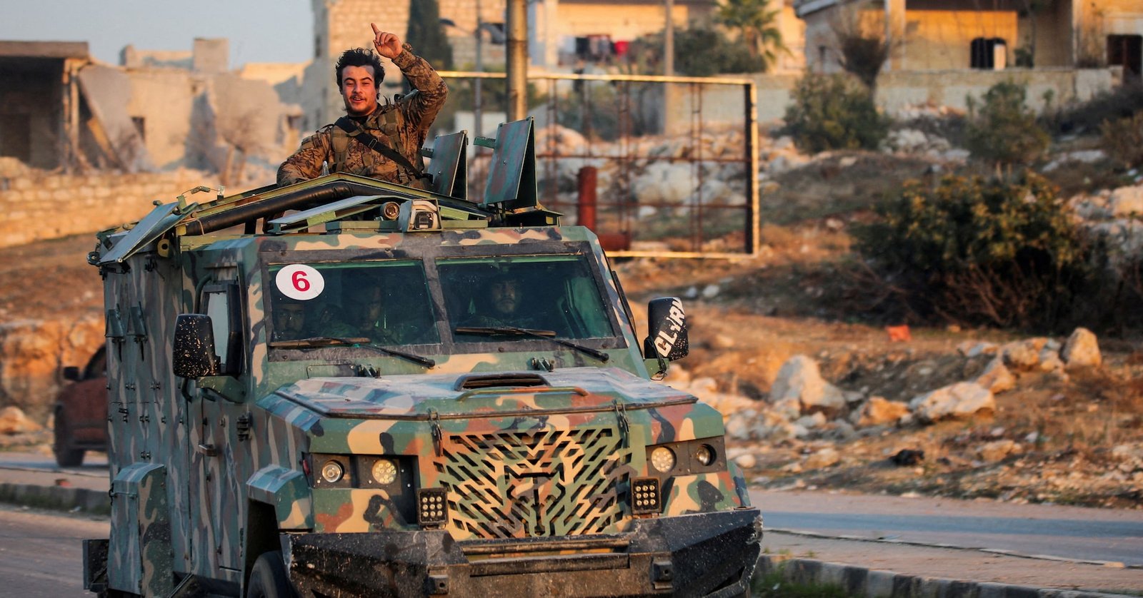 exclusive:-qatar-opens-contacts-with-syria’s-hts-group,-source-says