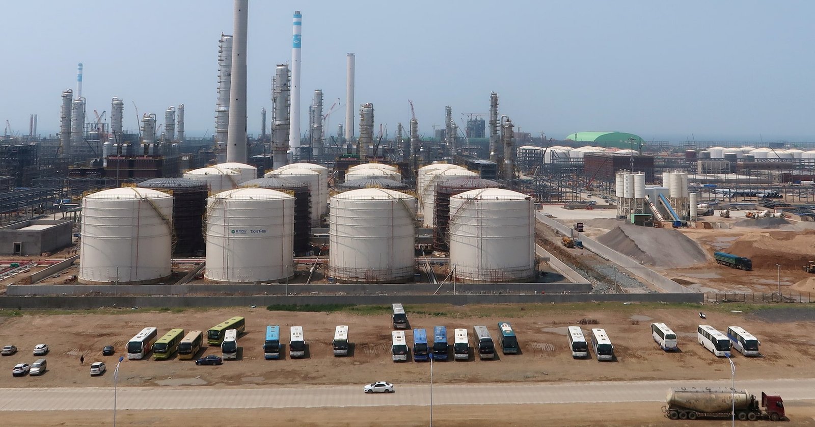 china’s-hengli-uses-extra-import-quota-to-buy-mideast-oil-from-total,-traders-say