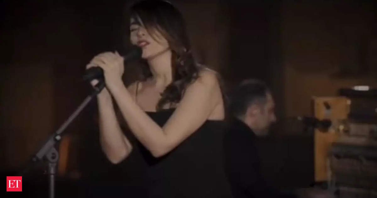 youtube-singer-arrested-in-iran-for-performing-concert-without-wearing-a-hijab