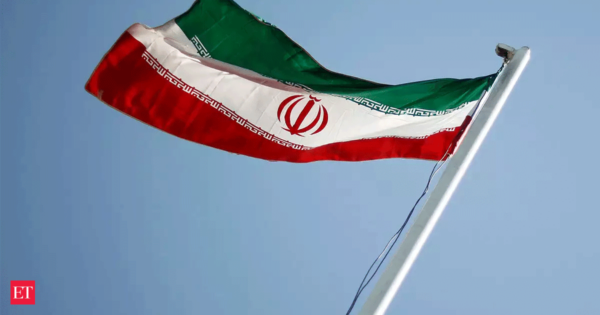 iran-sentences-an-iranian-american-journalist-to-10-years-in-prison
