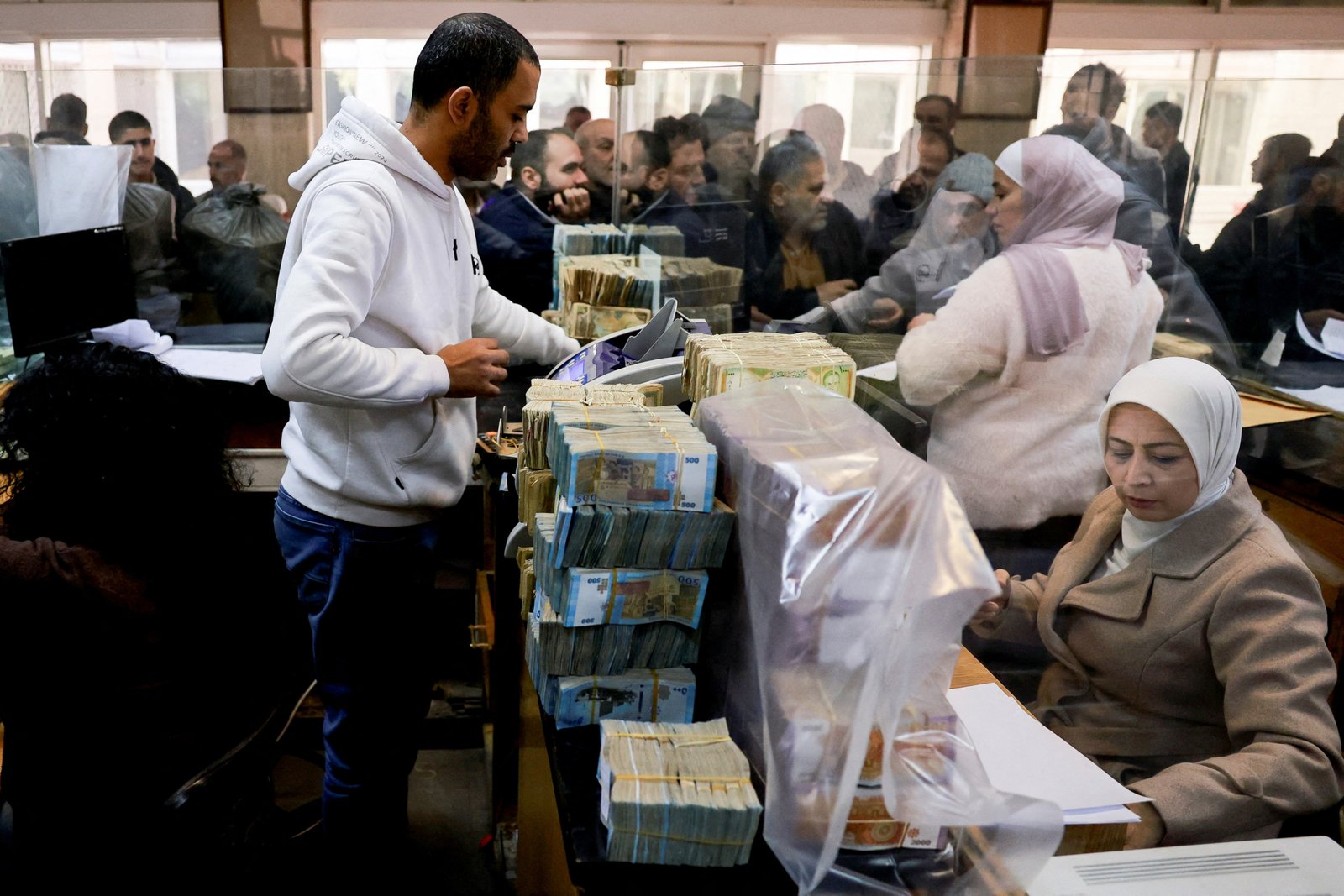 the-purpose-of-sanctions:-why-europe-and-america-should-begin-lifting-measures-on-syria