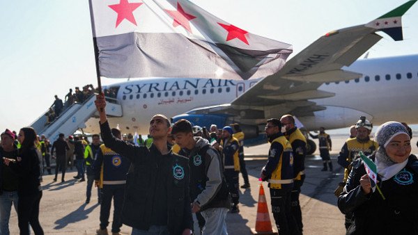 damascus-and-aleppo-airports-reopen-with-first-flight-since-assad’s-fall