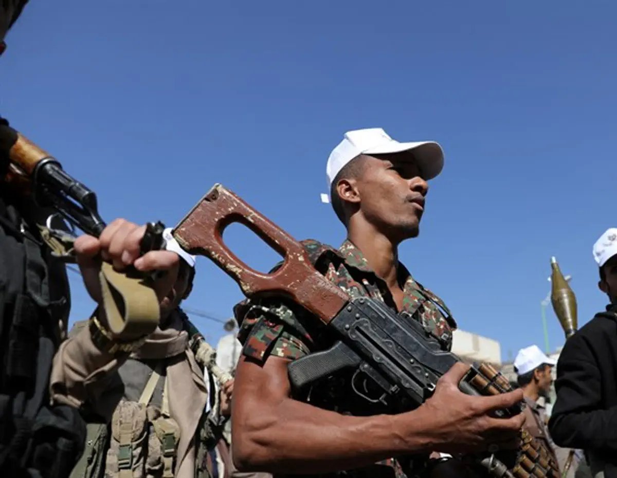 us-imposes-sanctions-targeting-houthis-and-iranian-oil-network