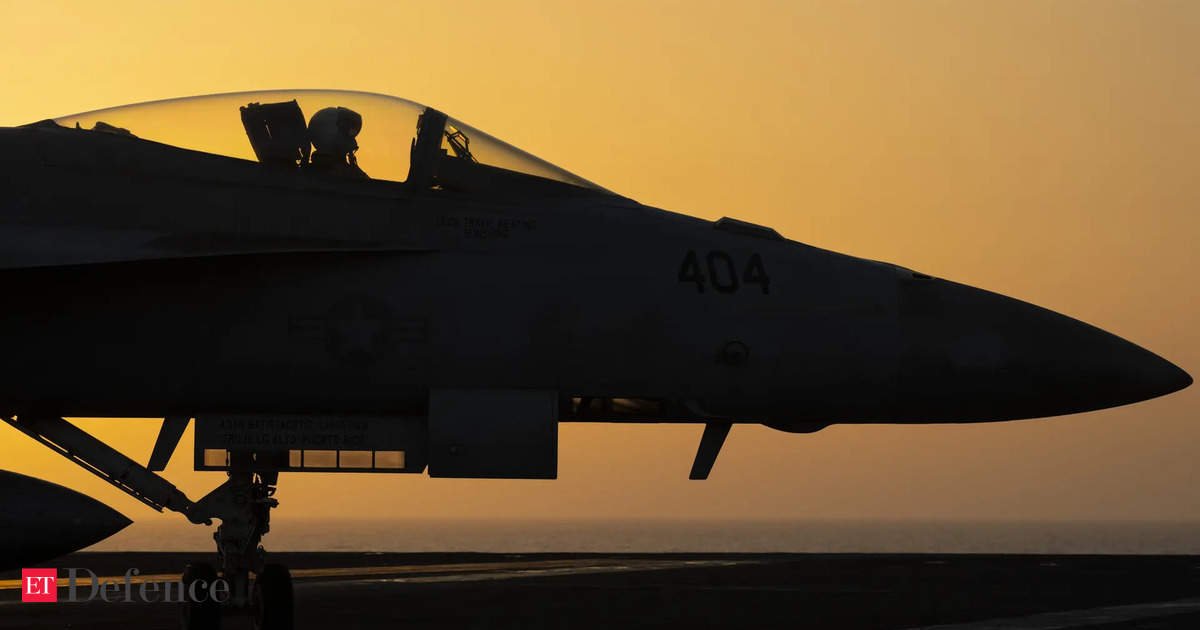 two-us-navy-pilots-shot-down-over-red-sea-in-apparent-‘friendly-fire’-incident,-us-military-says