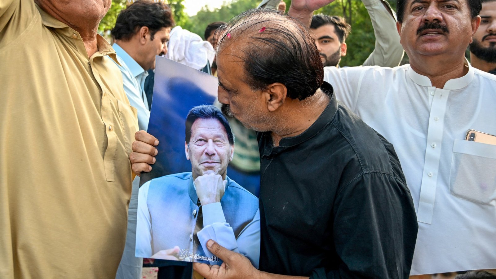 trump’s-incoming-envoy-raises-hopes-of-a-‘free-imran-khan’