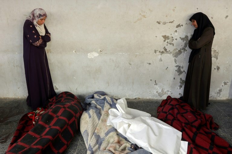 major-gaza-hospital-shut-after-israeli-raid,-director-held:-officials