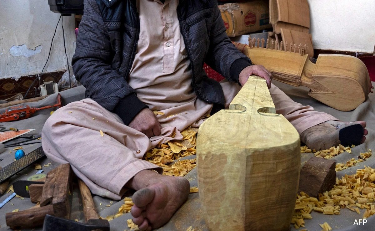 unesco-listed-musical-instrument-‘rubab’-stifled-in-afghanistan