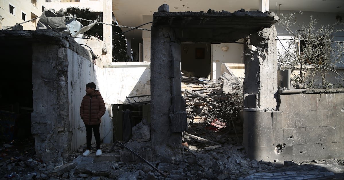 syria-and-russia-intensify-strikes-on-rebels-in-northwest
