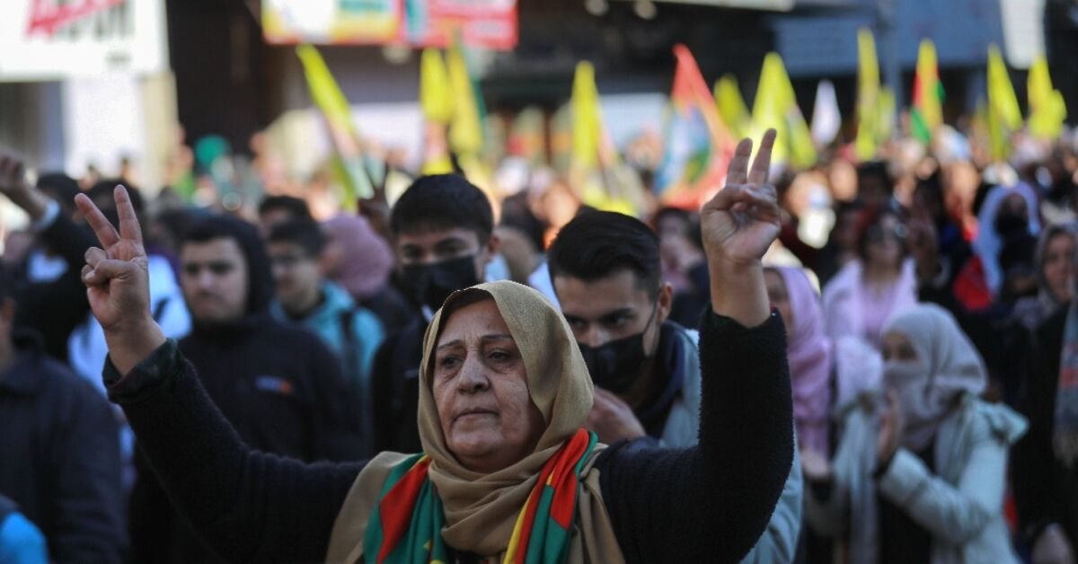 turkey-could-benefit-from-rebel-offensive-in-syria:-experts
