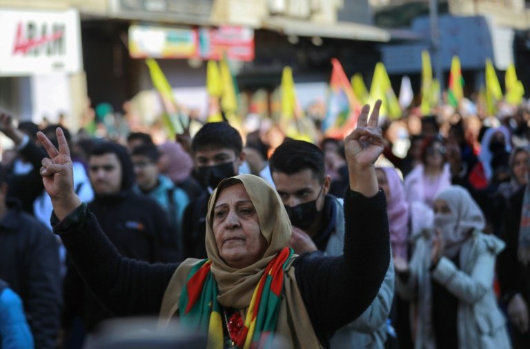turkey-could-benefit-from-rebel-offensive-in-syria:-experts