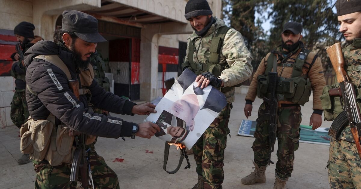 us-military-in-syria-stands-down-as-hts-drives-back-assad-regime,-kurdish-forces