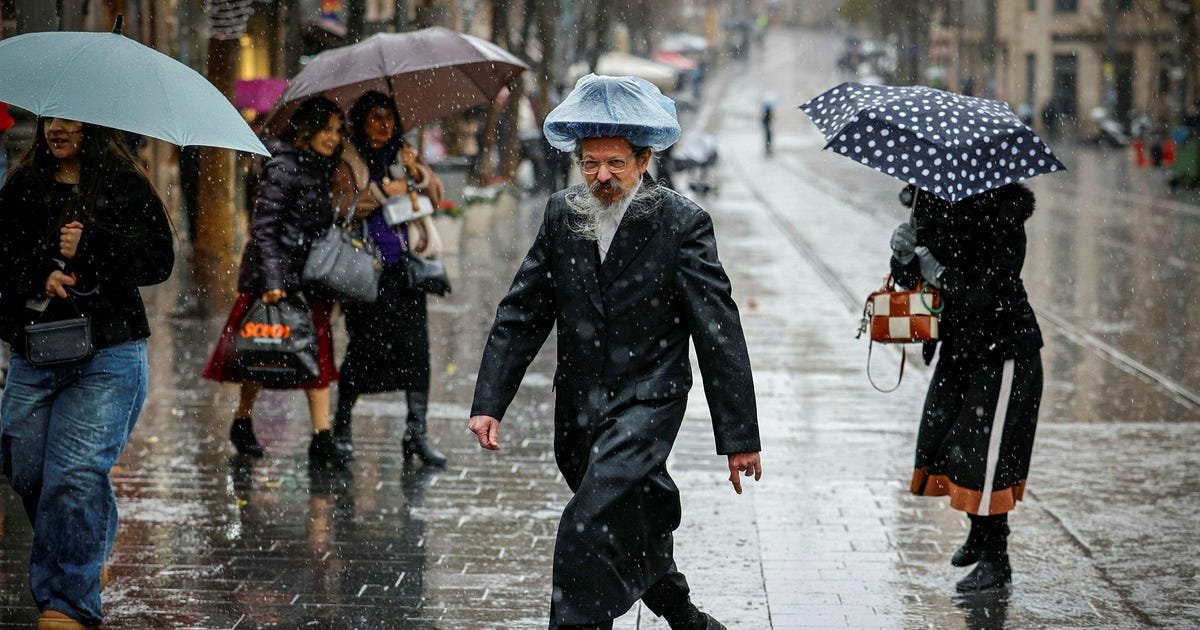 israel-slammed-with-days-of-heavy-rain-and-low-temperatures,-causing-floods-and-outages