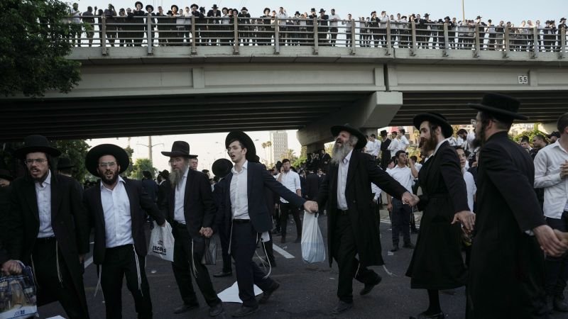 israeli-military-enlists-first-group-of-ultra-orthodox-recruits-into-brigade