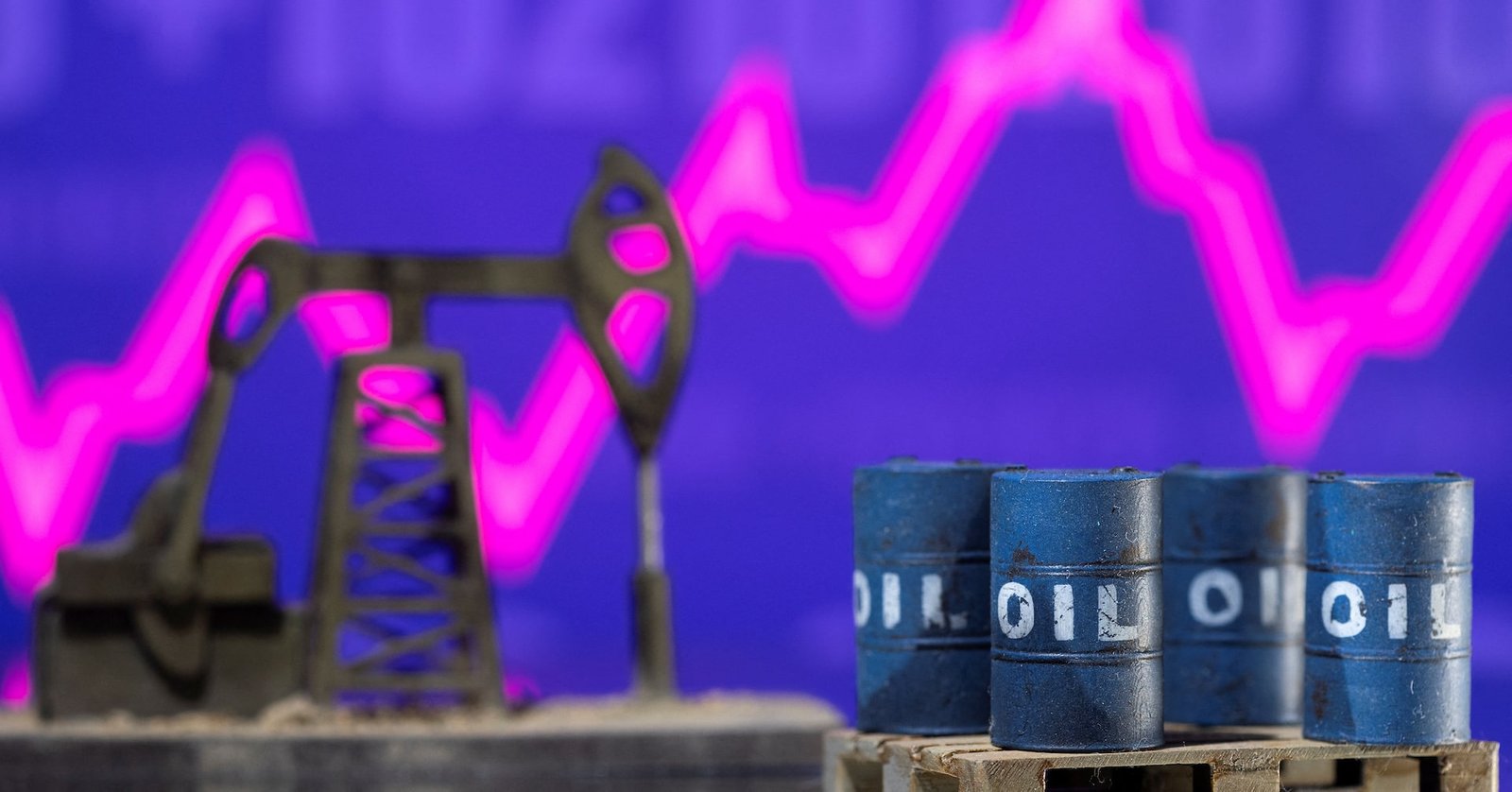 oil-prices-settle-up-on-possible-supply-disruption,-hopes-for-china-demand