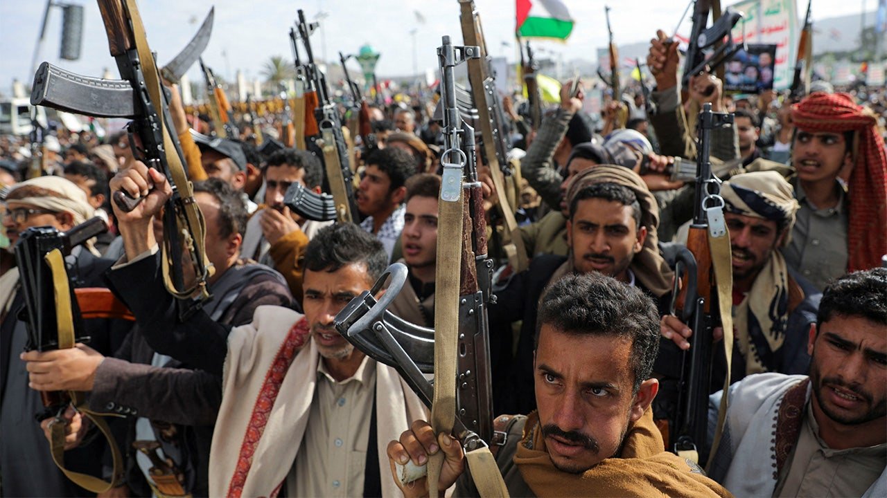 us-strikes-underground-houthi-weapons-depots-used-to-hit-american-ships