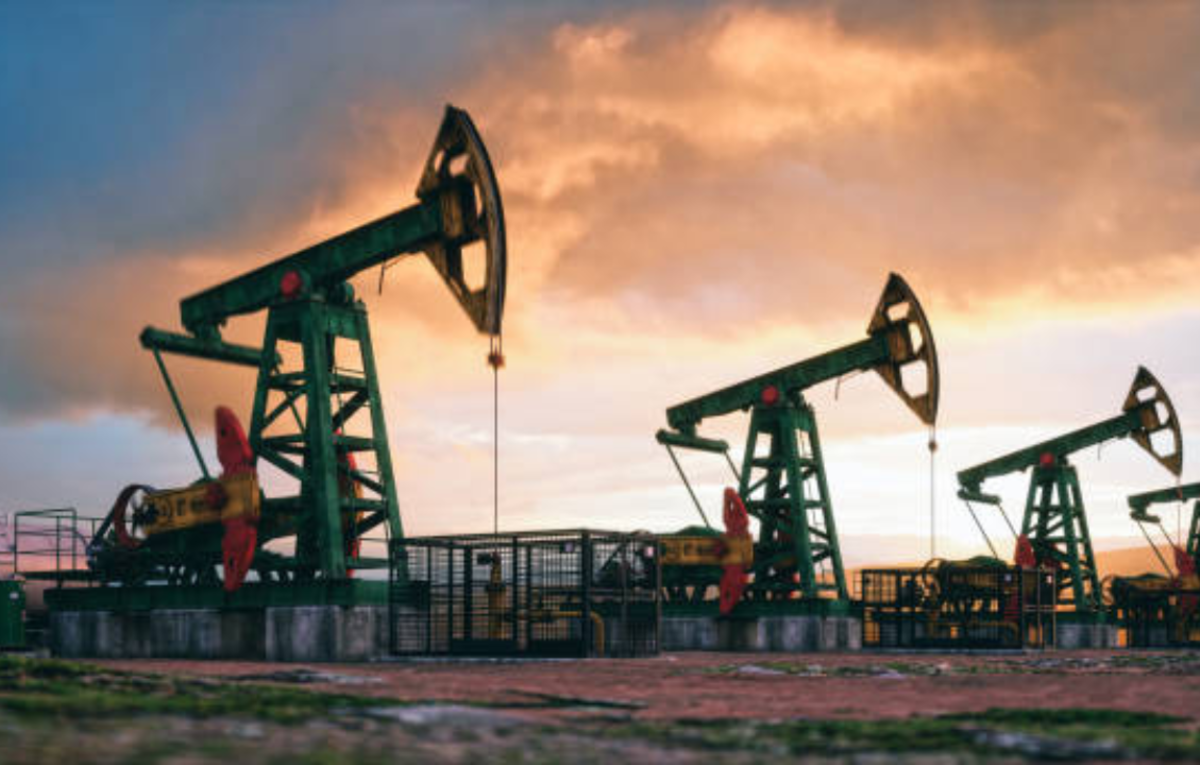 oil-jumps-almost-3%-on-concern-over-more-sanctions-on-russia-and-iran
