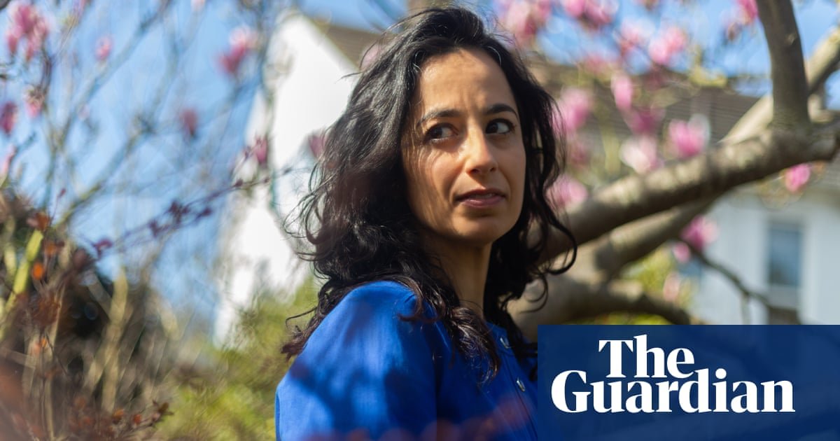 the-persians-by-sanam-mahloudji-review-–-women-on-the-edge