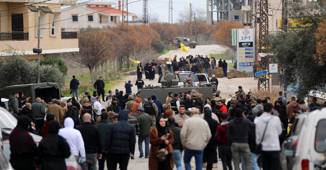 live-updates:-violence-as-deadline-passes-for-israeli-troop-withdrawal-in-lebanon