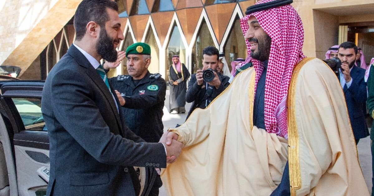 new-syria-leader-meets-saudi-crown-prince-on-first-foreign-visit