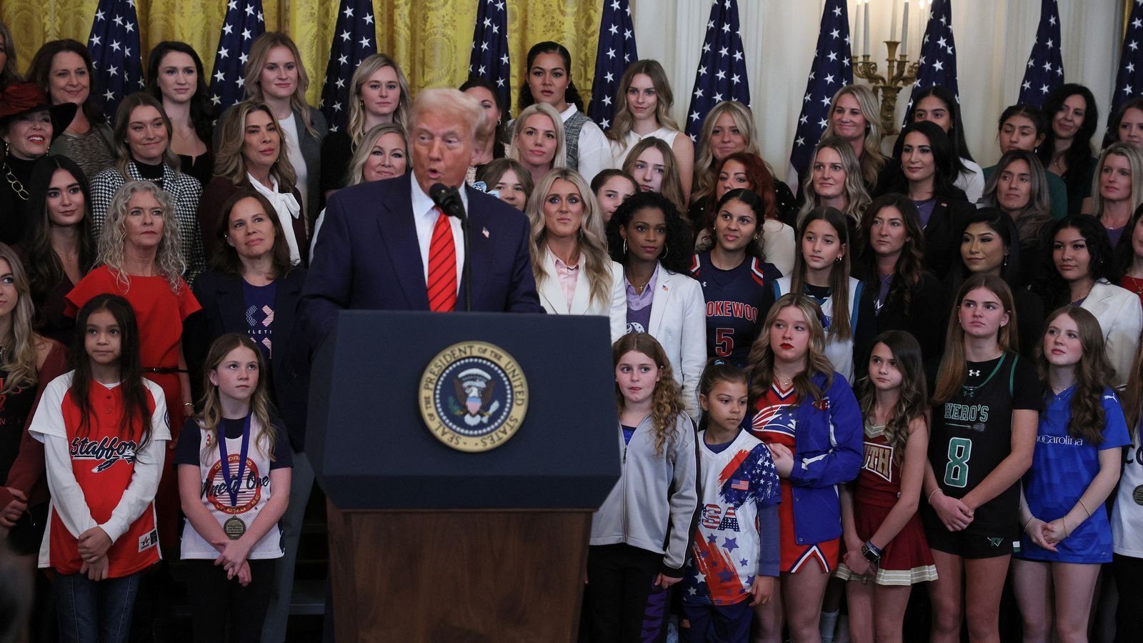 donald-trump-signs-executive-order-banning-trans-women-athletes-from-competing-in-female-sports
