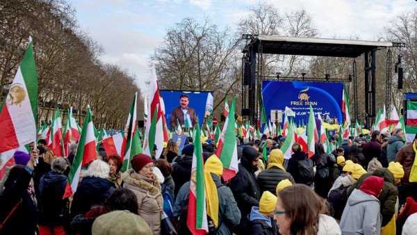 thousands-rally-in-paris-against-iran’s-leaders